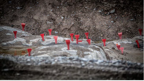 Peter Flygare, byggnadsingenjör på företaget Geoveta, utreder den här typen av olyckor. Han upplever att man har börjat spränga hårdare på senare tid. Foto: Magnus Hallgren