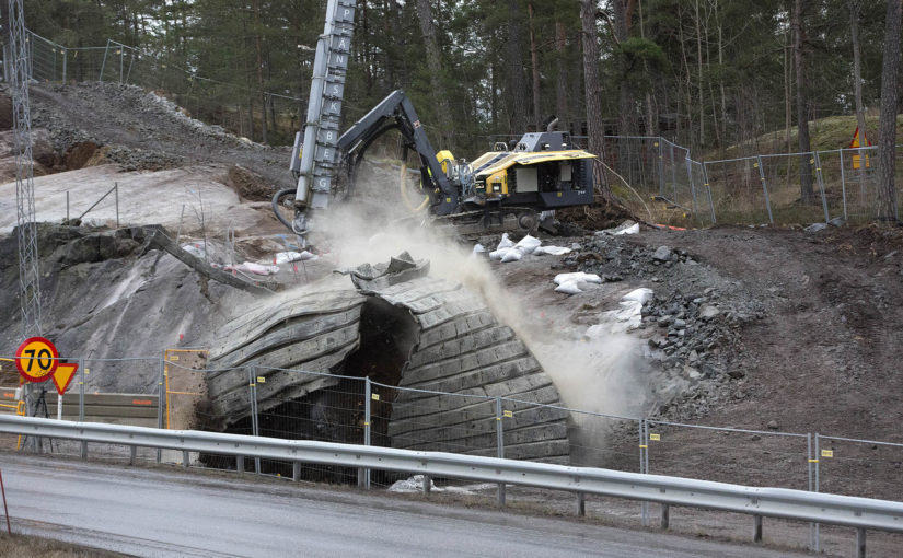 Sprängning gick fel — långa köer på 222:an